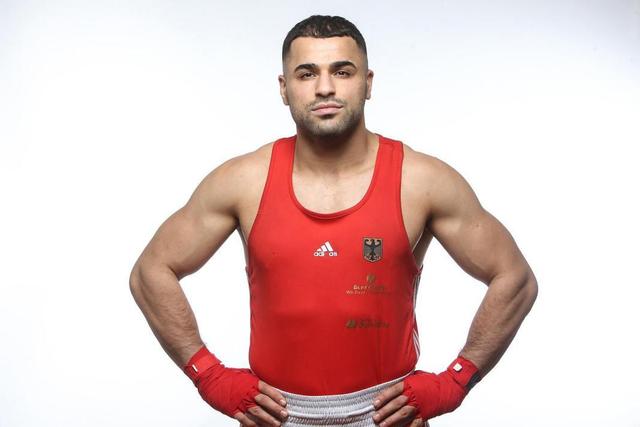 阿诺德充满 阿诺德充满