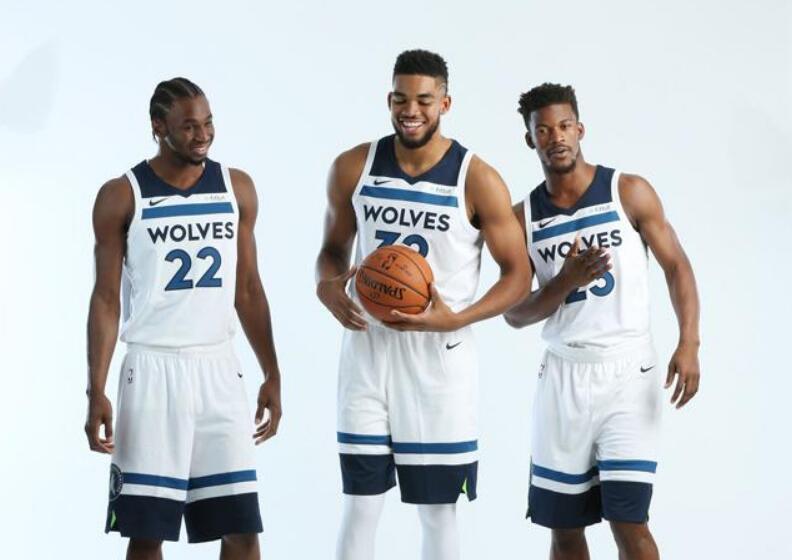 主场看台也 主场看台也